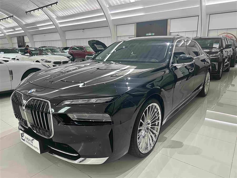 BMW 7 Series 2026 740Li Leading Luxury Package
