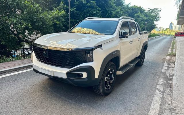 Changan Hunter 2024 Knight Edition Navigation Type Dual Motor Four-Wheel Drive Standard Box