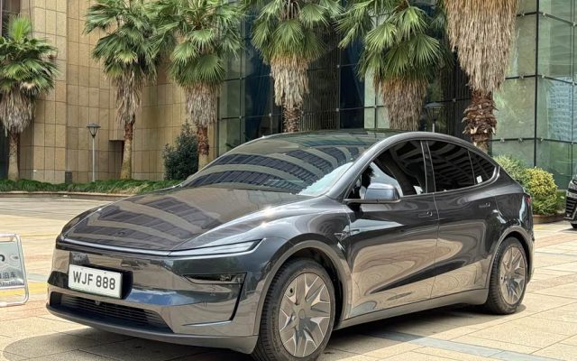 Model Y L 2025 Long Range All-Wheel Drive Version