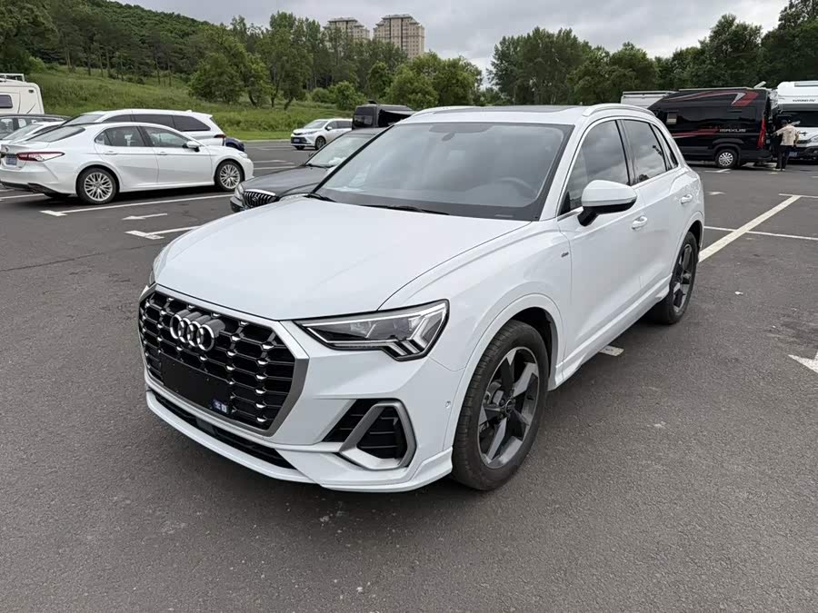 Audi Q3 2023 35 TFSI Fashion Dynamic 1.4T