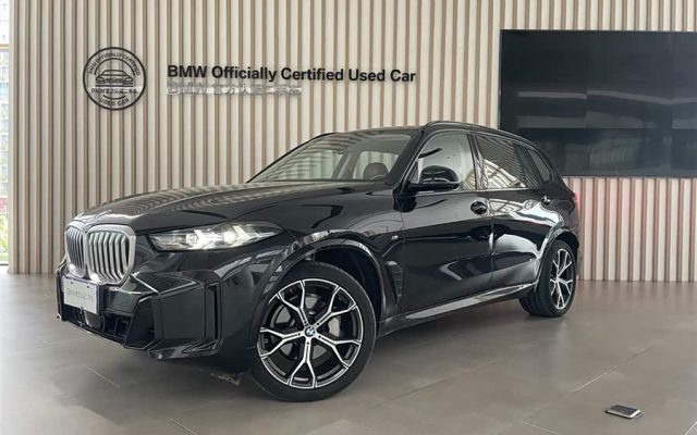 BMW X5 2025 xDrive 30Li Luxury M Sport Night Package