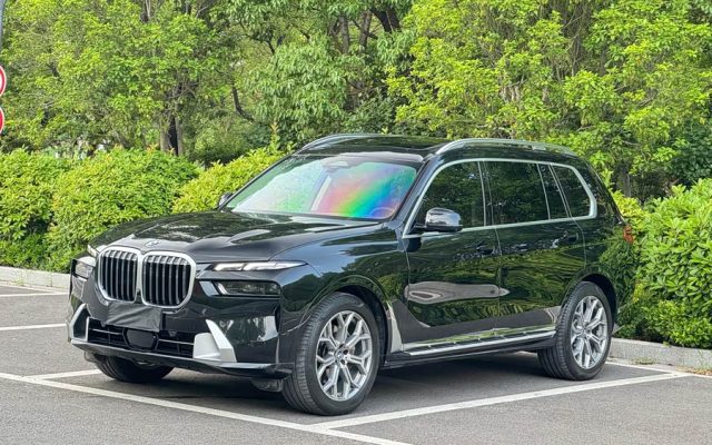 BMW X7 2023 xDrive40i Leading Luxury Package