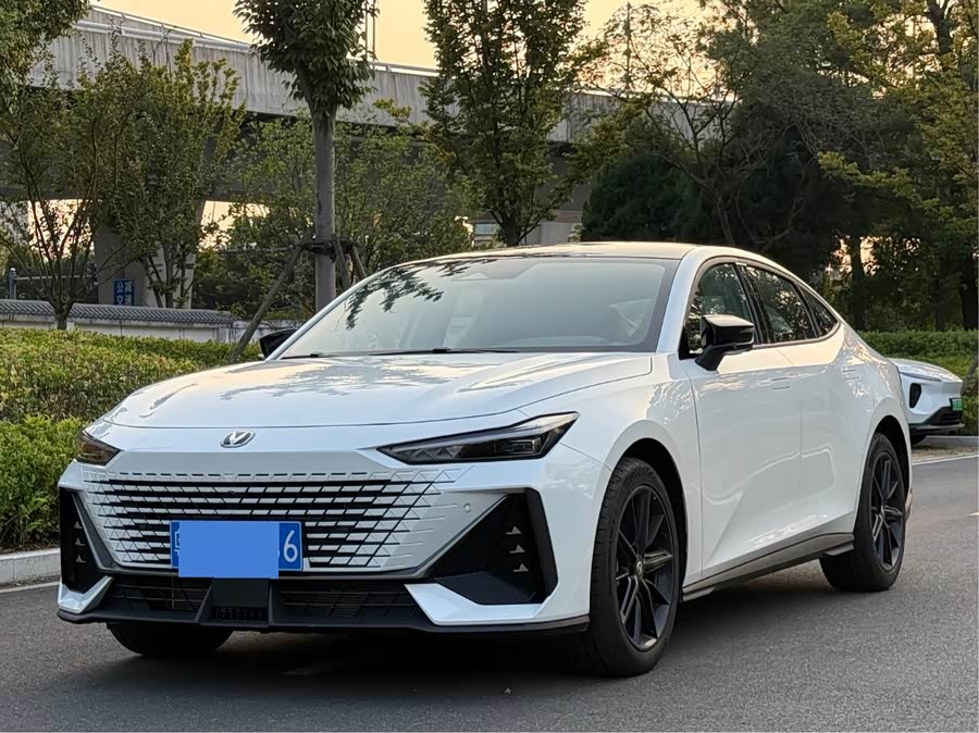 Changan UNI-V 2024 1.5T High Energy Version
