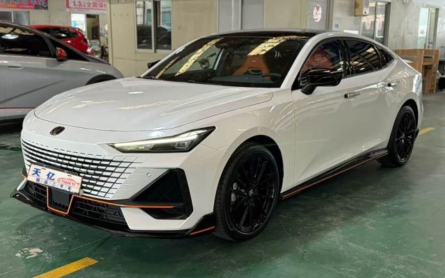 Changan UNI-V 2025 1.5T 500Bar High Energy Sports Edition