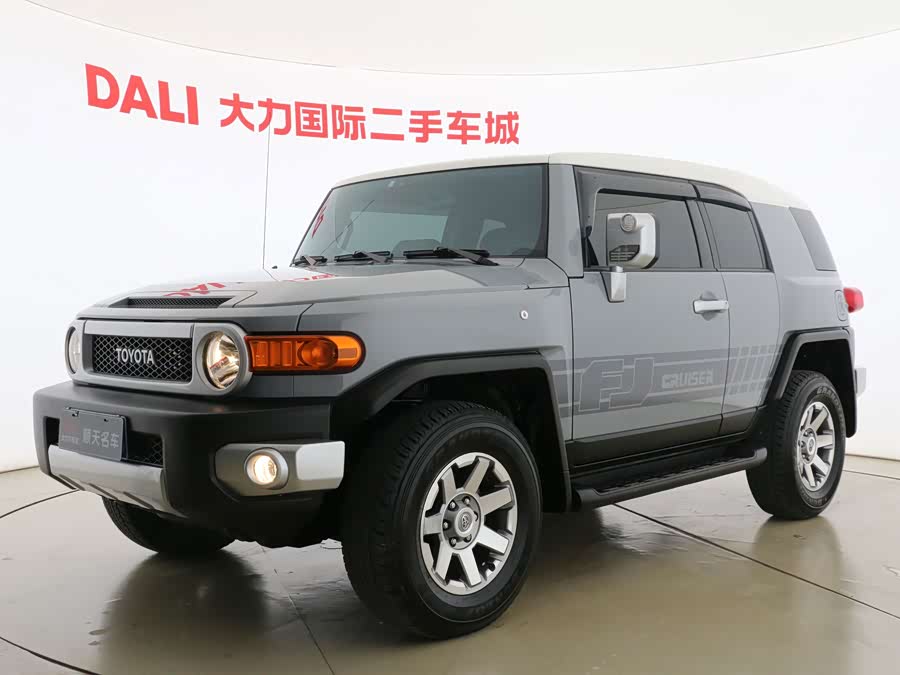 FJ Cruiser 2023 4.0L GX-R Middle East