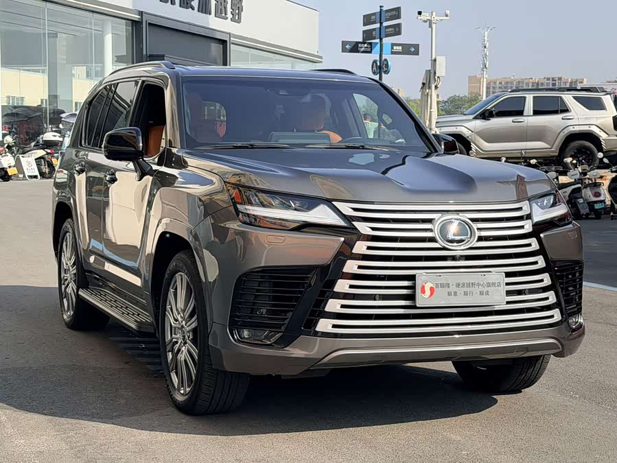 Lexus LX 2022 600 Middle East Edition