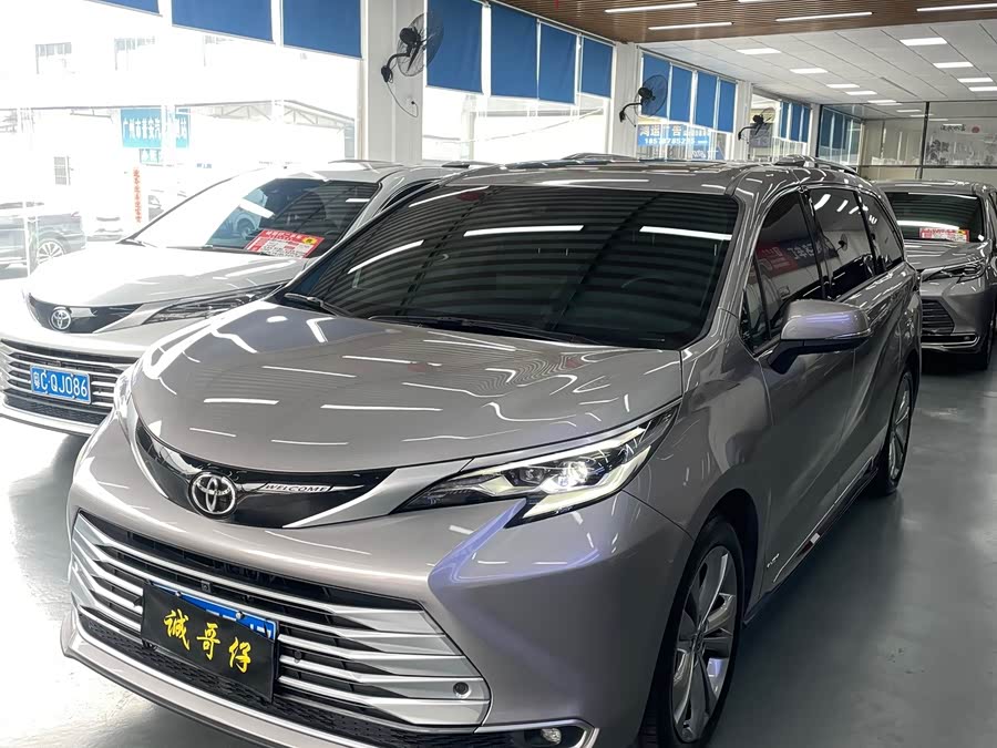 Sienna 2024 2.5L Hybrid Platinum